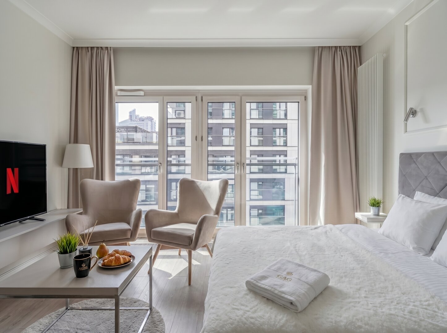 Golden Luxe Residence - Mennica Residence&52