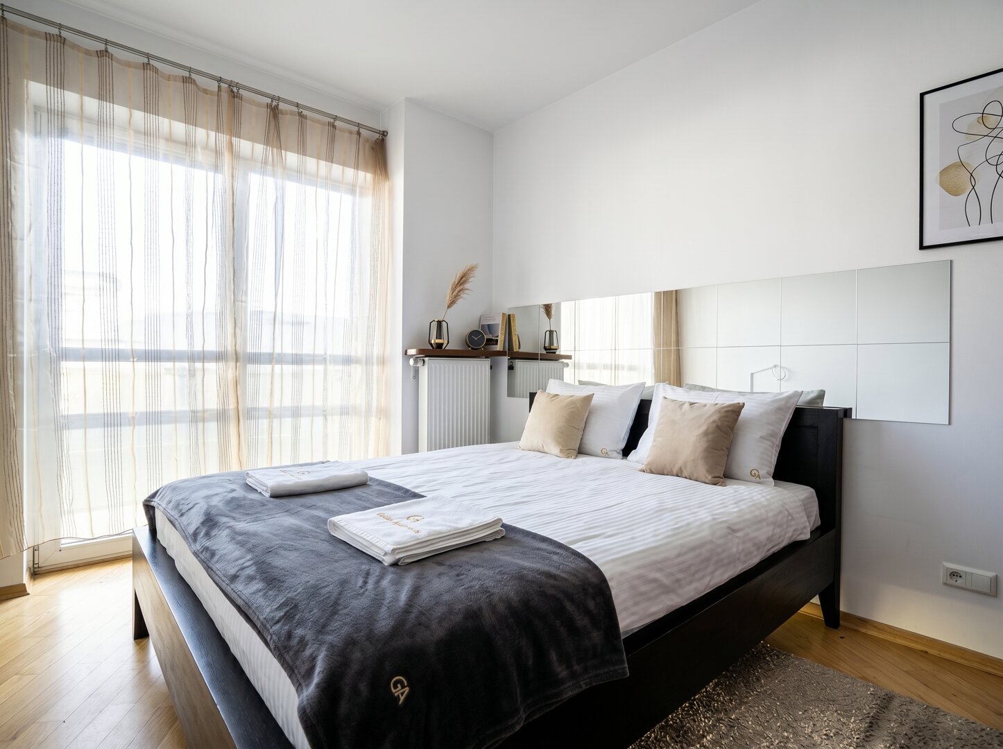 Golden Apartments – Spacious & Bright in Platinum Towers by Browary Warszawskie Golden Apartments – Spacious & Bright in Platinum Towers by Browary Warszawskie