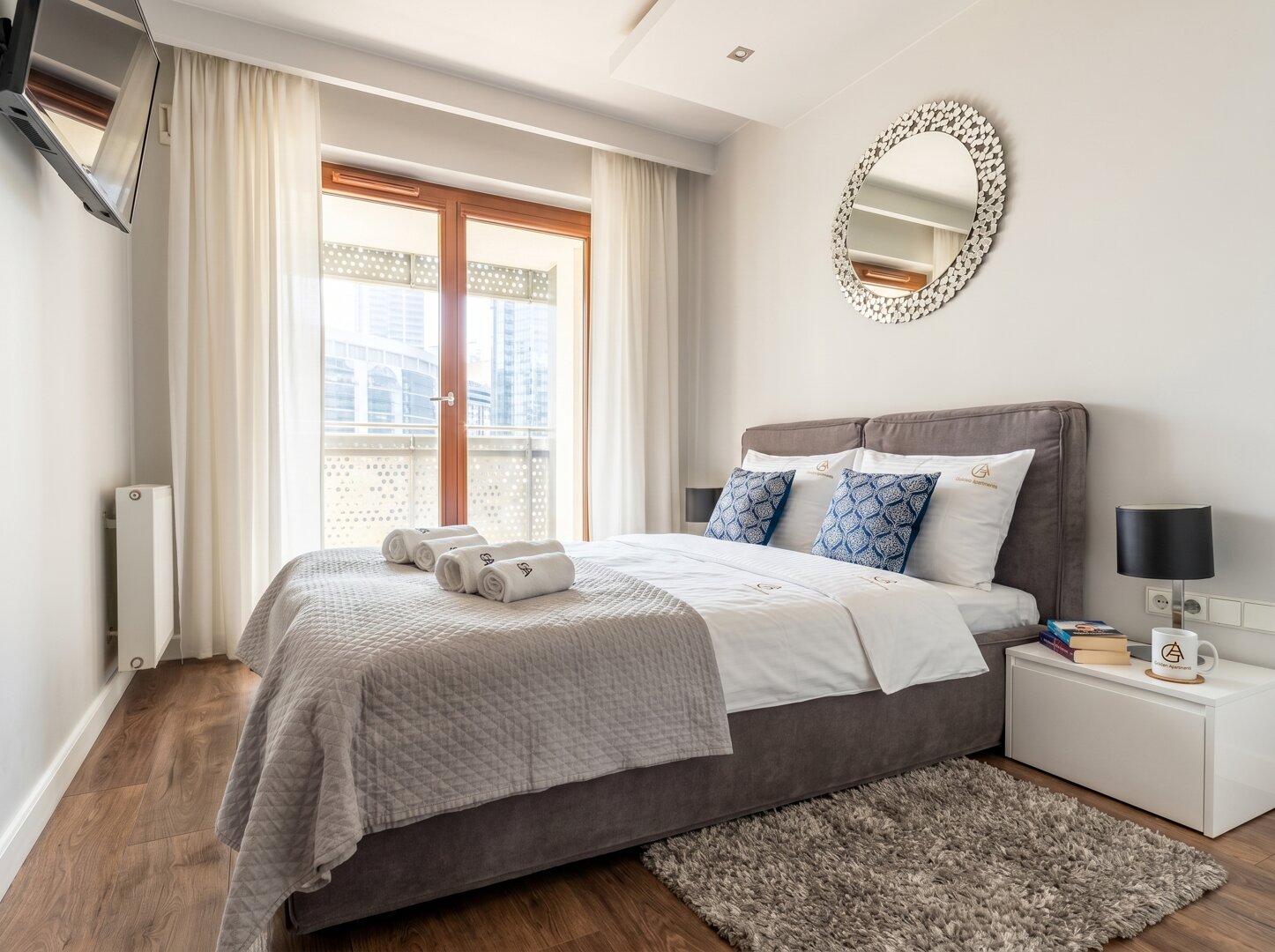 Golden Apartments - Cozy One Bedroom Apartment- Wronia 45 Golden Apartments - Cozy One Bedroom Apartment- Wronia 45