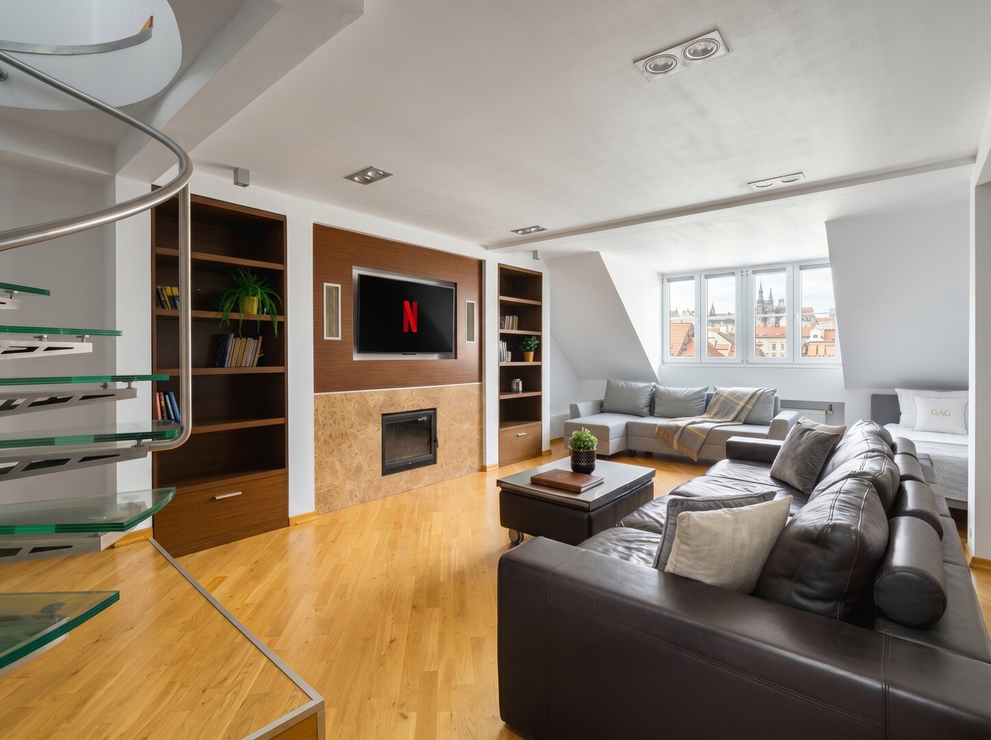 Exclusive & Stylish 3-Level Apartment in Warsaw Old Town – 150 m² Exclusive & Stylish 3-Level Apartment in Warsaw Old Town – 150 m²