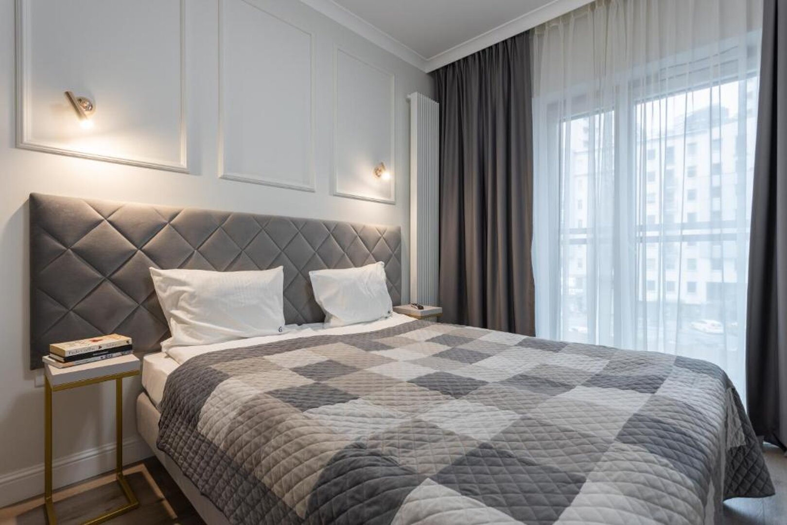 Waliców 11/240 (Mennica)