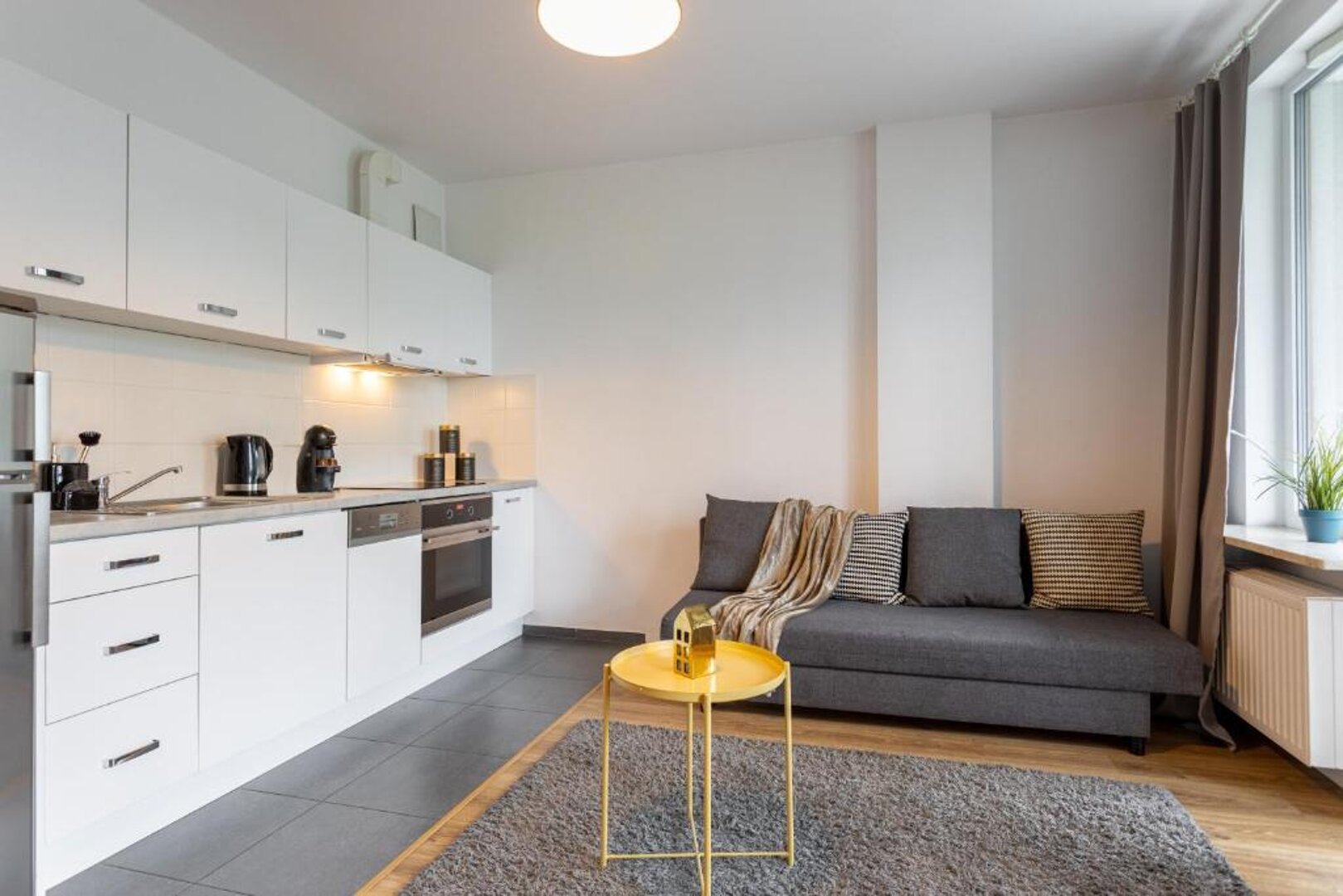 Golden Apartments Warsaw – Stylish & Sunny | Pereca Residence, 67 Golden Apartments Warsaw – Stylish & Sunny | Pereca Residence, 67