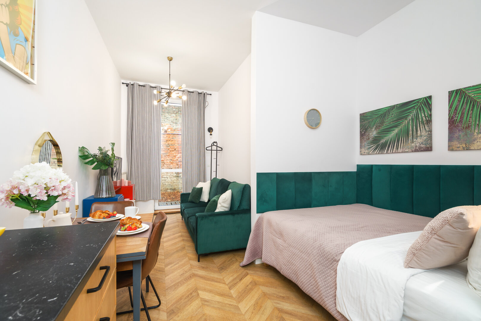 Golden Apartments in Warsaw - Cozy and Stylish Studio - Ząbkowska 