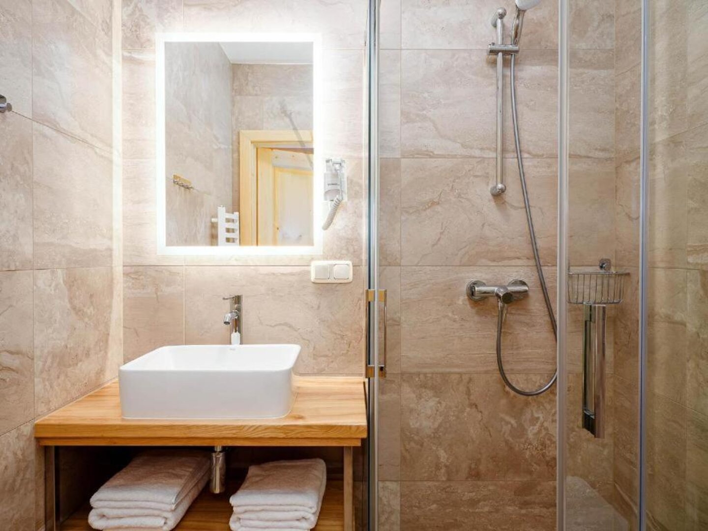 GOLDEN APARTMENTS & GLAMPING SPÓŁKA Z OGRANICZONĄ ODPOWIEDZIALNOŚCIĄ - 6