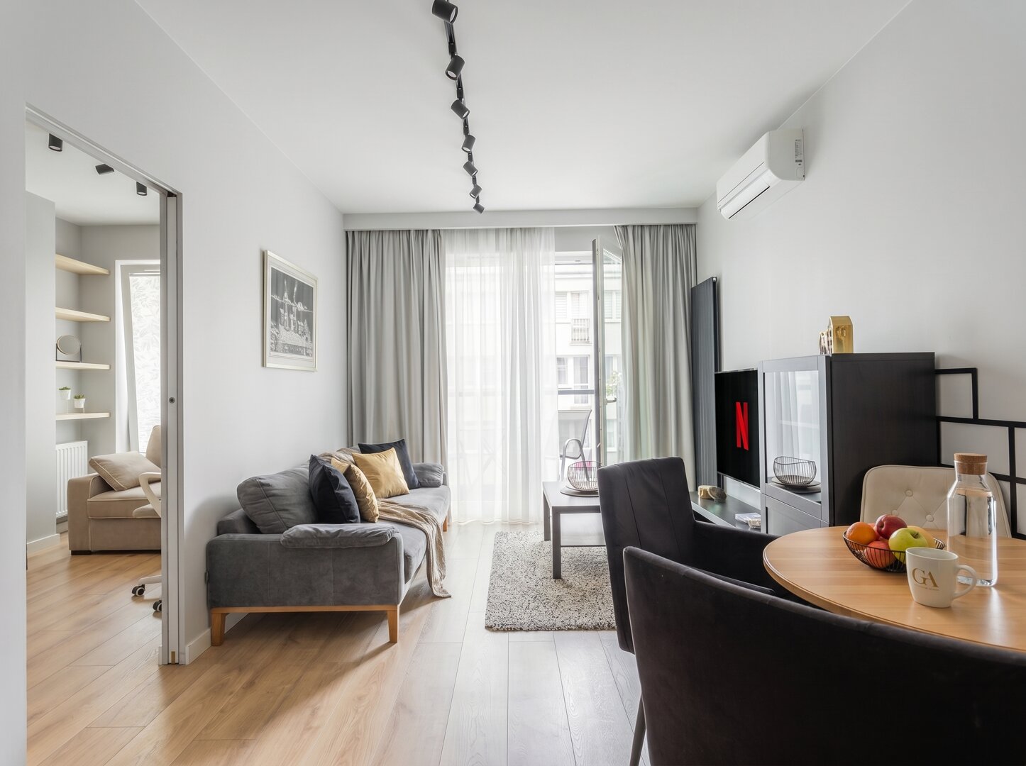 Golden Apartments Warsaw – Luxury Building, Rooftop Terrace, Sienna
